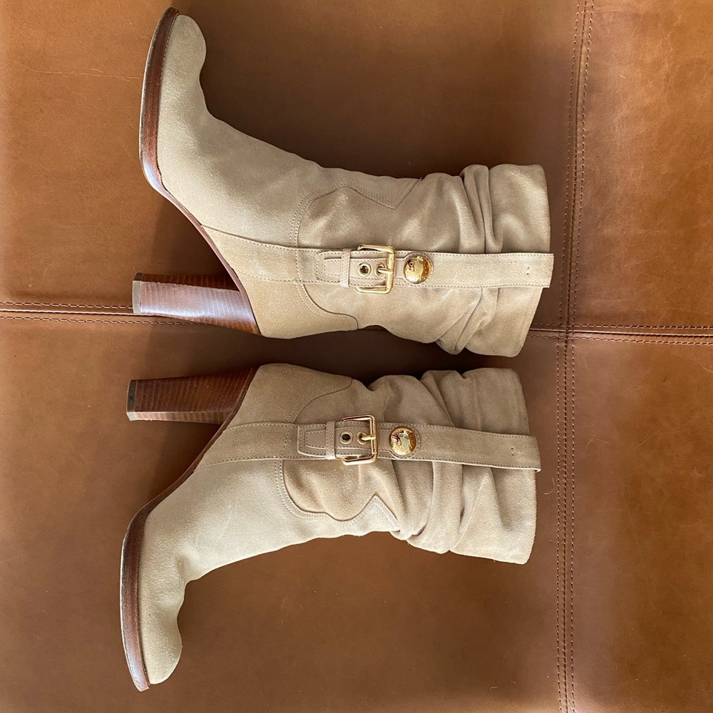 Louis Vuitton Safari Suede Booties - Picture 2 of 14